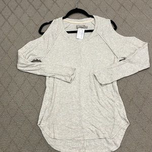 Nation LTD cold shoulder NWT. Size medium. Light grey.